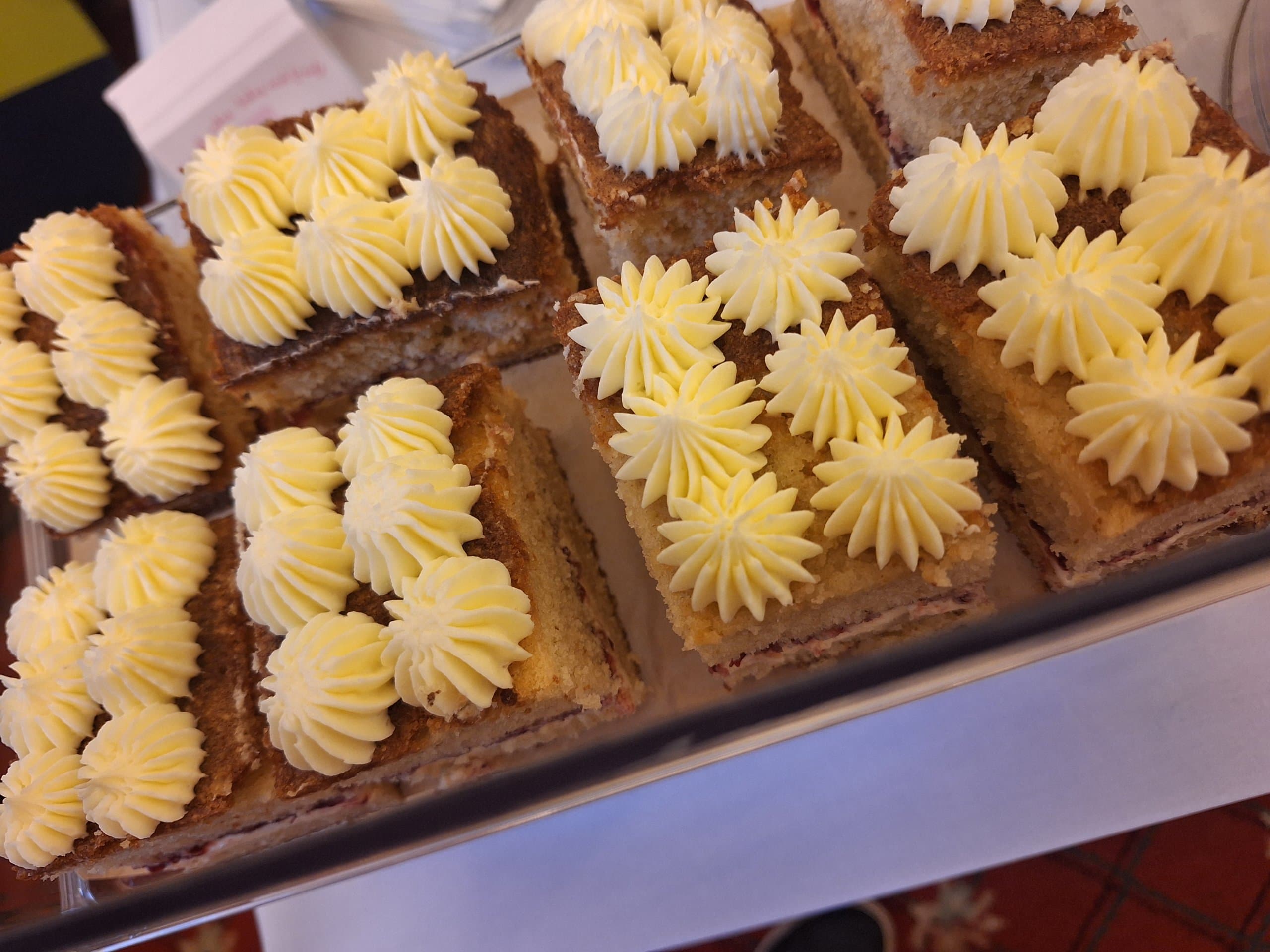 Cakes by Ivi